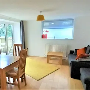 2 Bedroom Victorian Garden Flat Londen